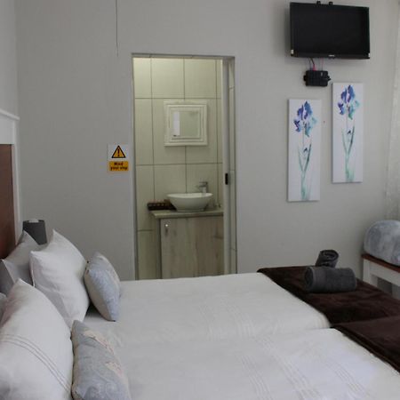 Tranquility Self Catering Hotel Luderitz ภายนอก รูปภาพ