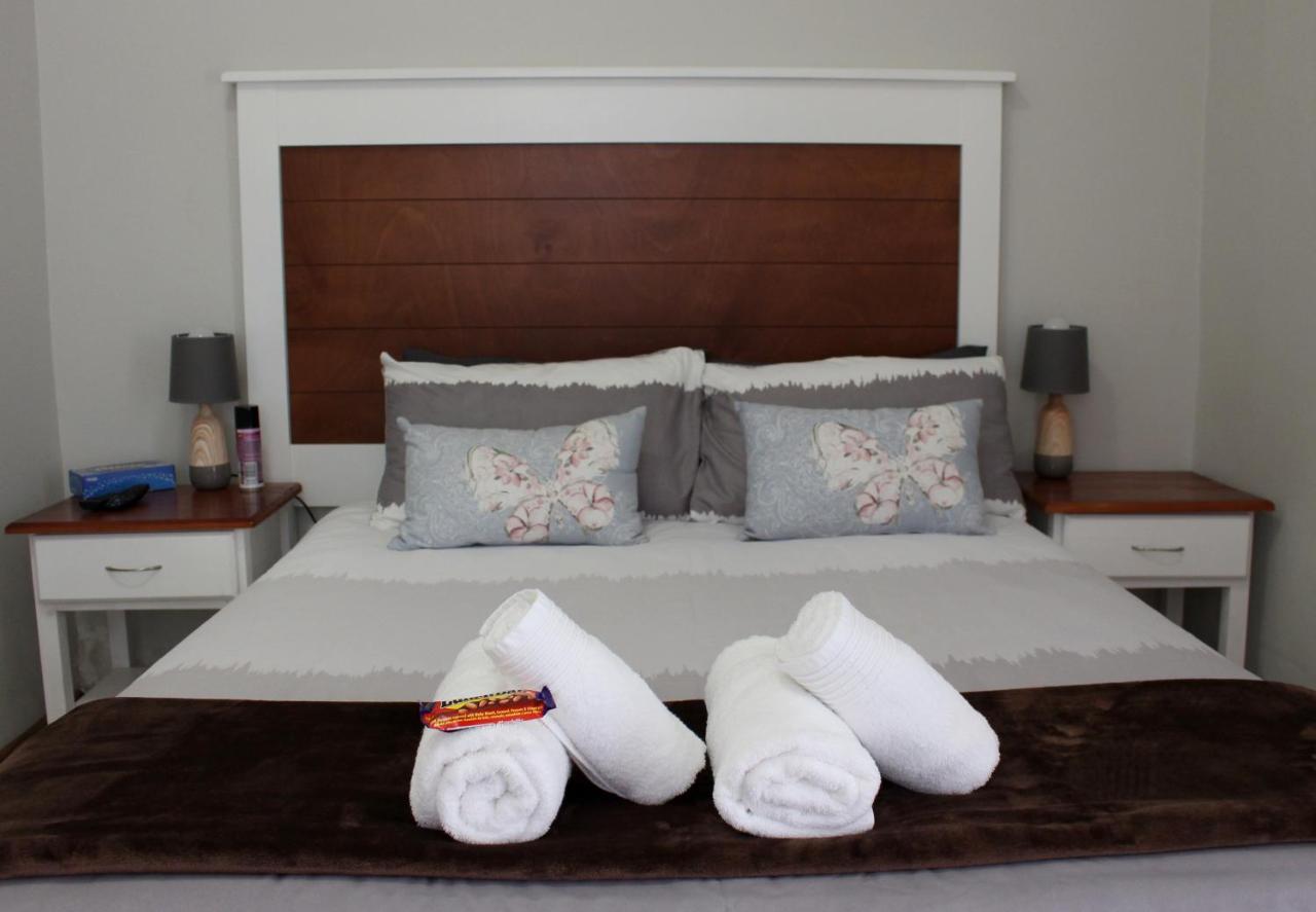 Tranquility Self Catering Hotel Luderitz ภายนอก รูปภาพ
