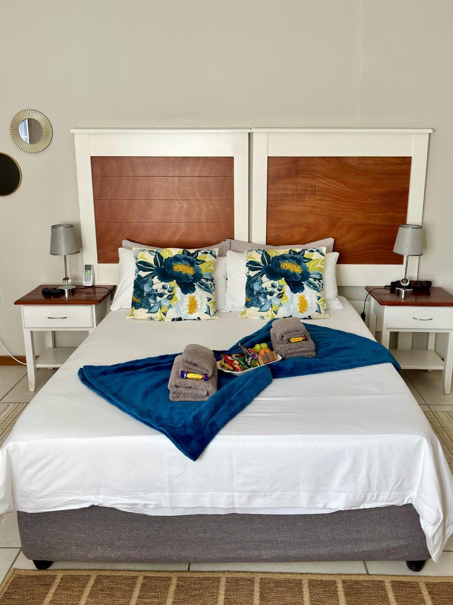 Tranquility Self Catering Hotel Luderitz ภายนอก รูปภาพ