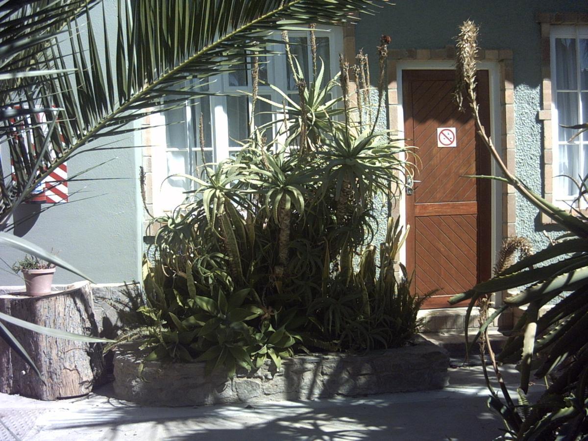 Tranquility Self Catering Hotel Luderitz ภายนอก รูปภาพ
