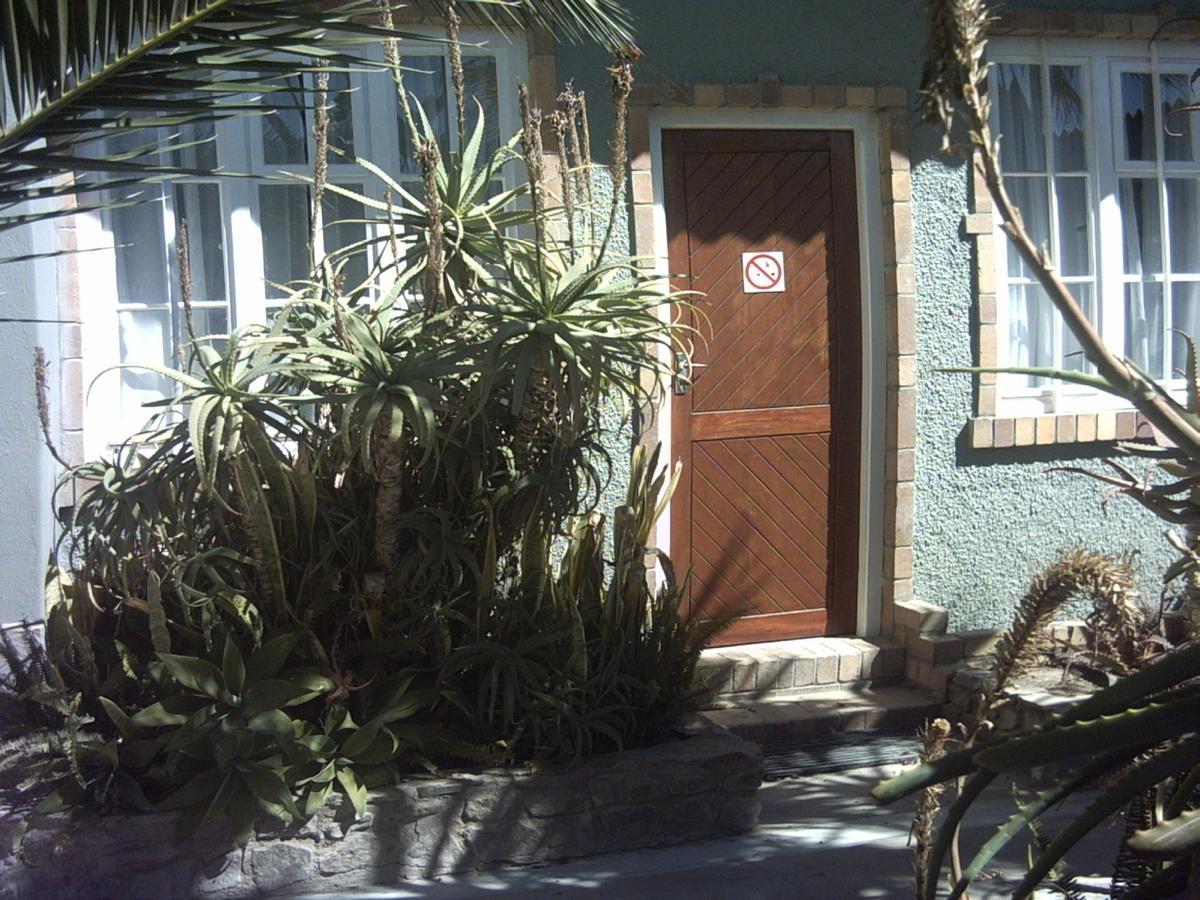Tranquility Self Catering Hotel Luderitz ภายนอก รูปภาพ