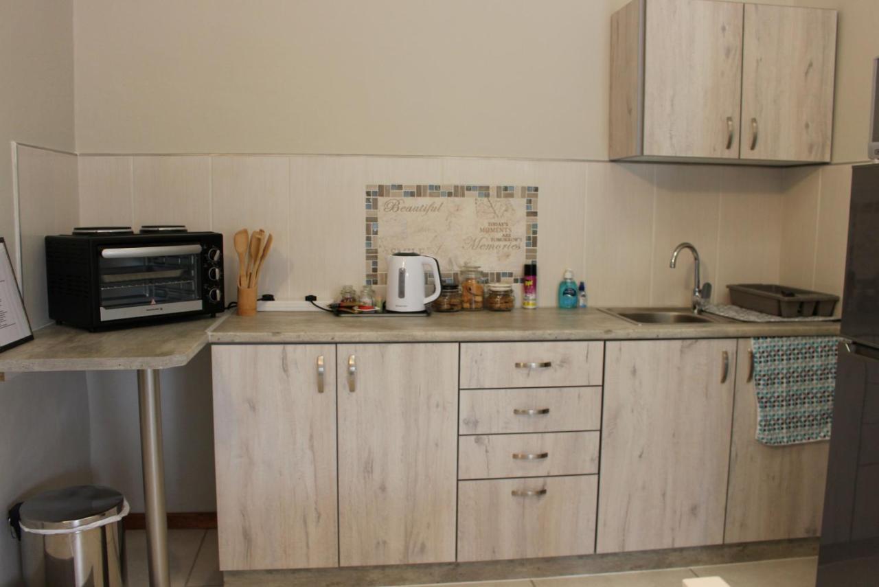 Tranquility Self Catering Hotel Luderitz ภายนอก รูปภาพ