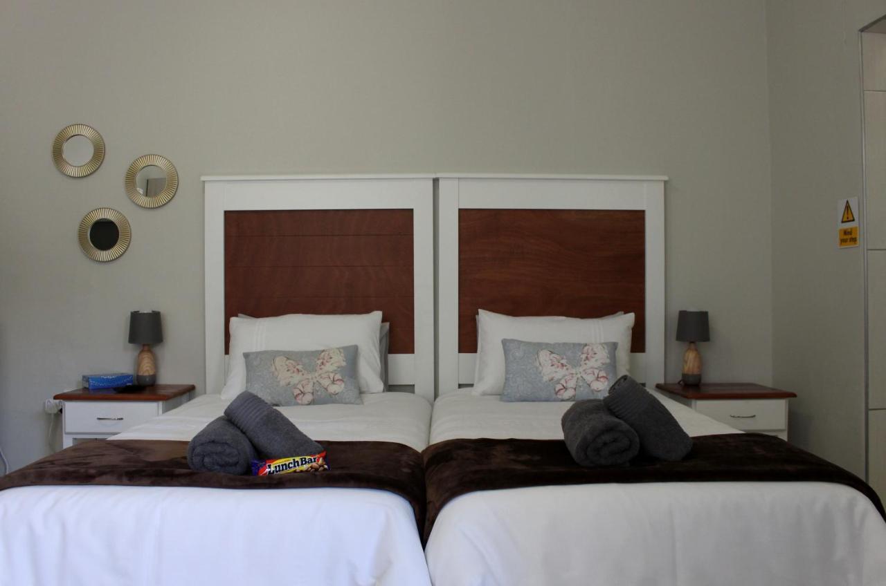 Tranquility Self Catering Hotel Luderitz ภายนอก รูปภาพ