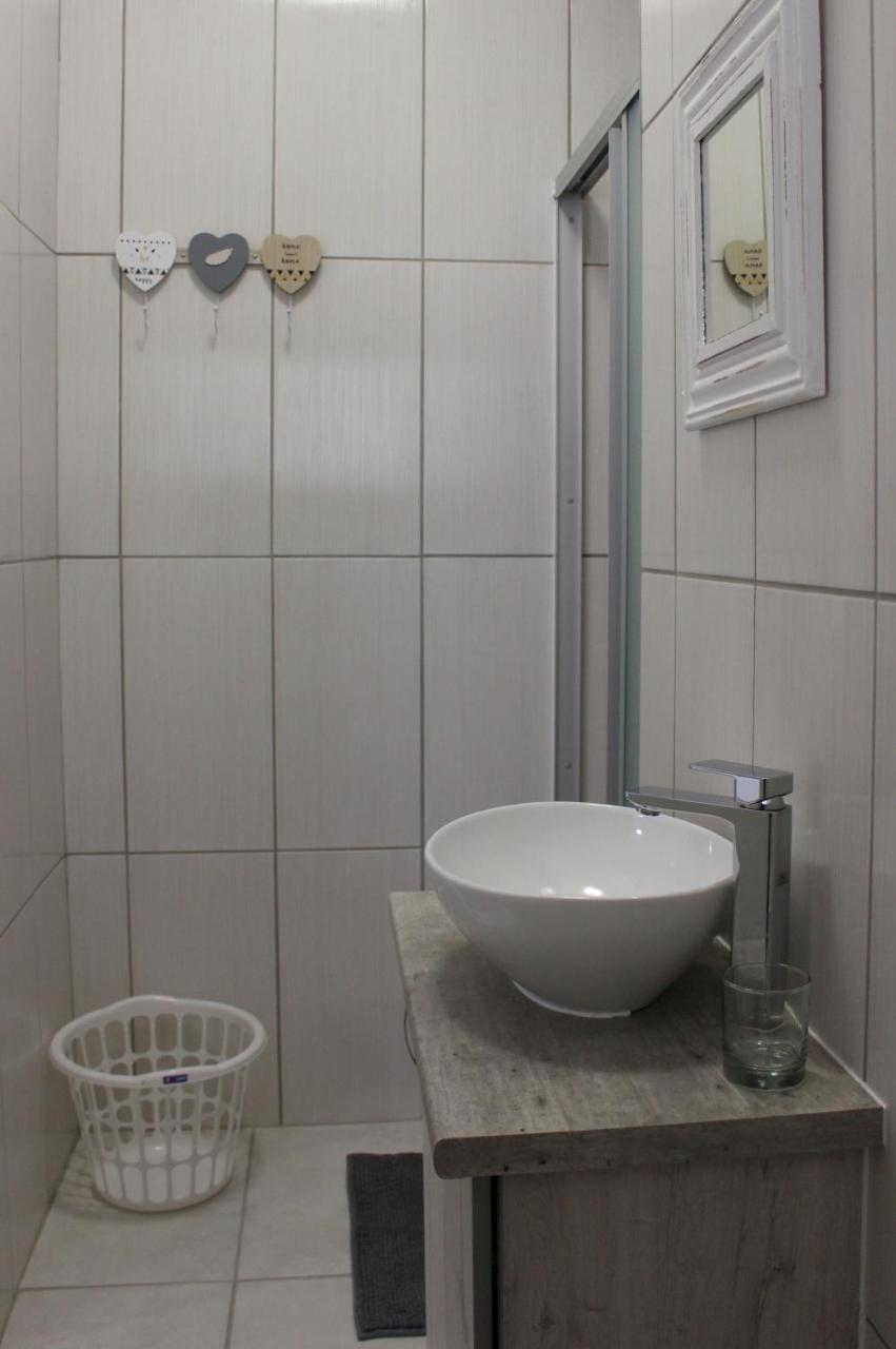 Tranquility Self Catering Hotel Luderitz ภายนอก รูปภาพ